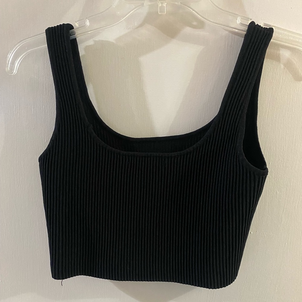 ✨FOREVER 21 RIBBED CROP TANK✨